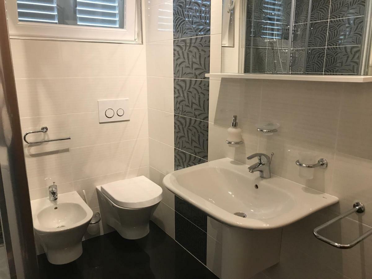 Vila Rojana Vodice Eksteriør bilde