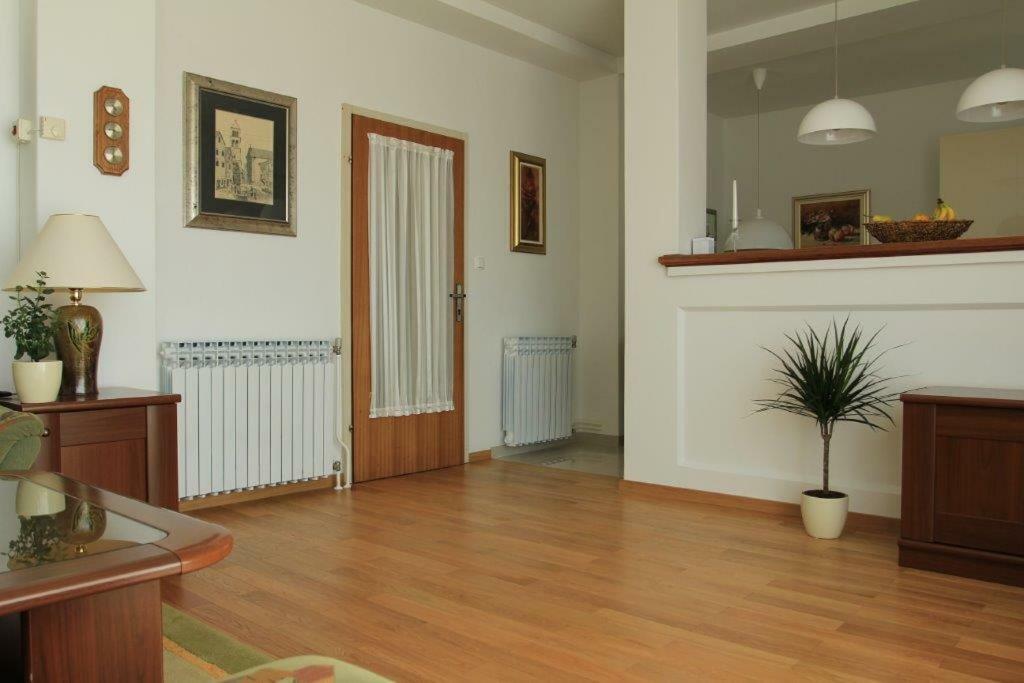 Vila Rojana Vodice Eksteriør bilde